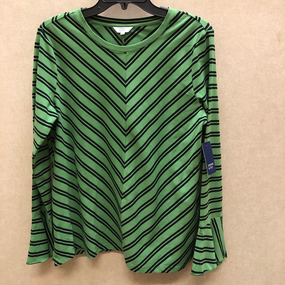 Crown and Ivy Size Medium Top